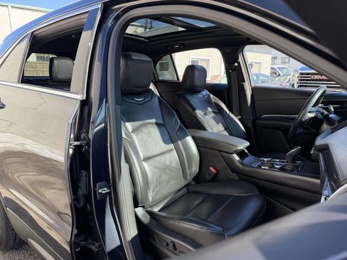 Used 2023 Cadillac XT4 Luxury w/ Cold Weather Package AWD/4WD image 9