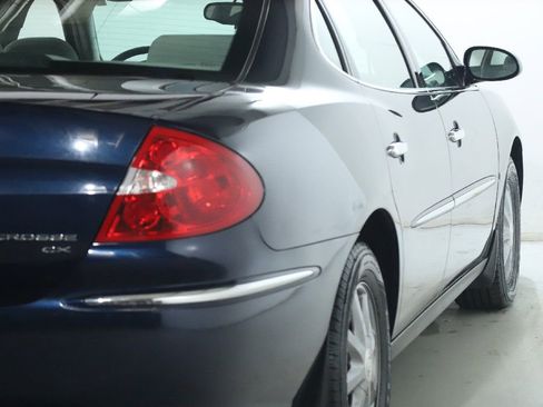 Used 2009 Buick LaCrosse CX image 10