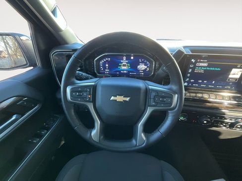 Used 2022 Chevrolet Silverado 1500 LT image 12