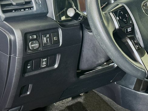 Used 2021 Toyota 4Runner TRD Off-Road Premium AWD/4WD image 16