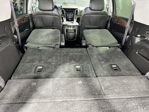 Used 2017 Cadillac Escalade Luxury AWD/4WD image 44