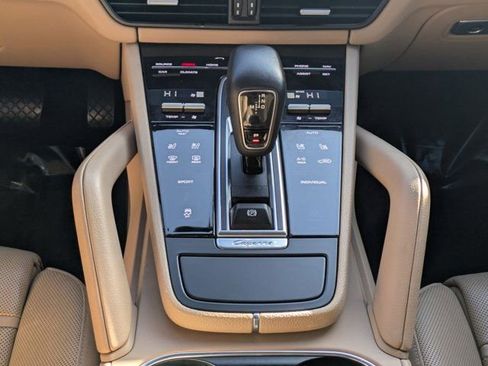 Used 2023 Porsche Cayenne image 17