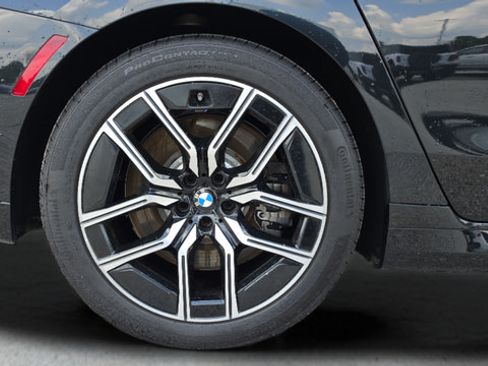 Used 2025 BMW 760i xDrive w/ Executive Package AWD/4WD image 62