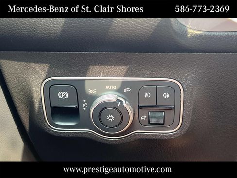 Used 2023 Mercedes-Benz GLB 250 4MATIC image 32