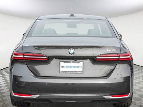 Used 2025 BMW 530i 530i w/ Premium Package image 5