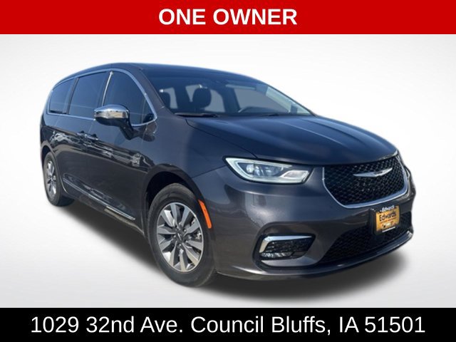 Used 2023 Chrysler Pacifica Limited FWD image 1