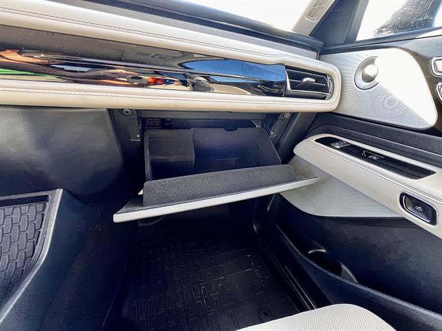 Used 2025 Lincoln Aviator Reserve w/ Luxury Package RWD image 24