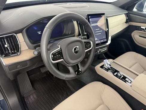 Used 2026 Volvo XC90 B6 Plus w/ Protection Package Premier AWD/4WD image 19