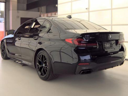 Used 2022 BMW M550i xDrive AWD/4WD image 2