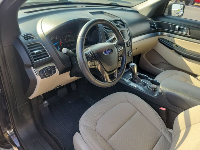 Used 2018 Ford Explorer XLT AWD/4WD image 7