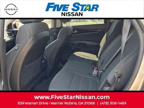 Used 2018 Kia Sorento FWD image 6