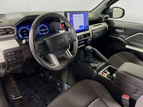 Certified 2024 Toyota Tacoma TRD Off-Road AWD/4WD image 10