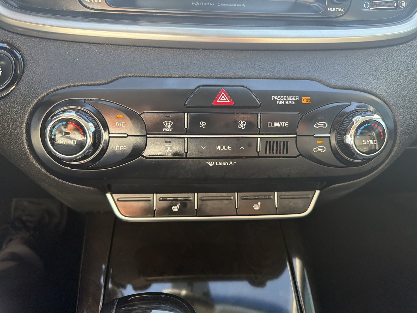 Used 2017 Kia Sorento EX AWD/4WD image 17