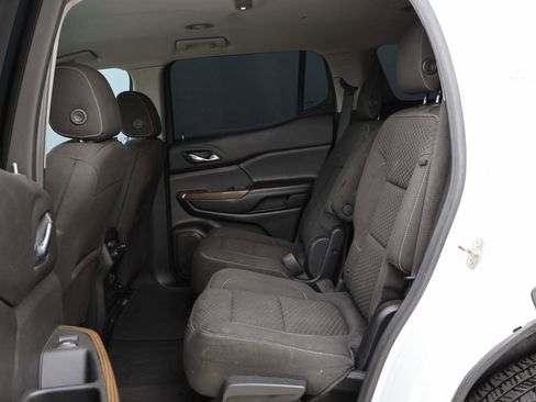 Used 2019 GMC Acadia SLE image 10