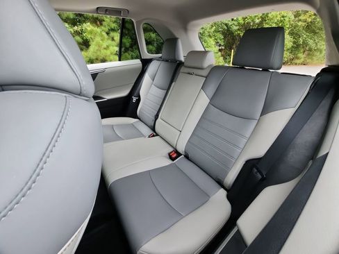 Used 2021 Toyota RAV4 XLE Premium image 29