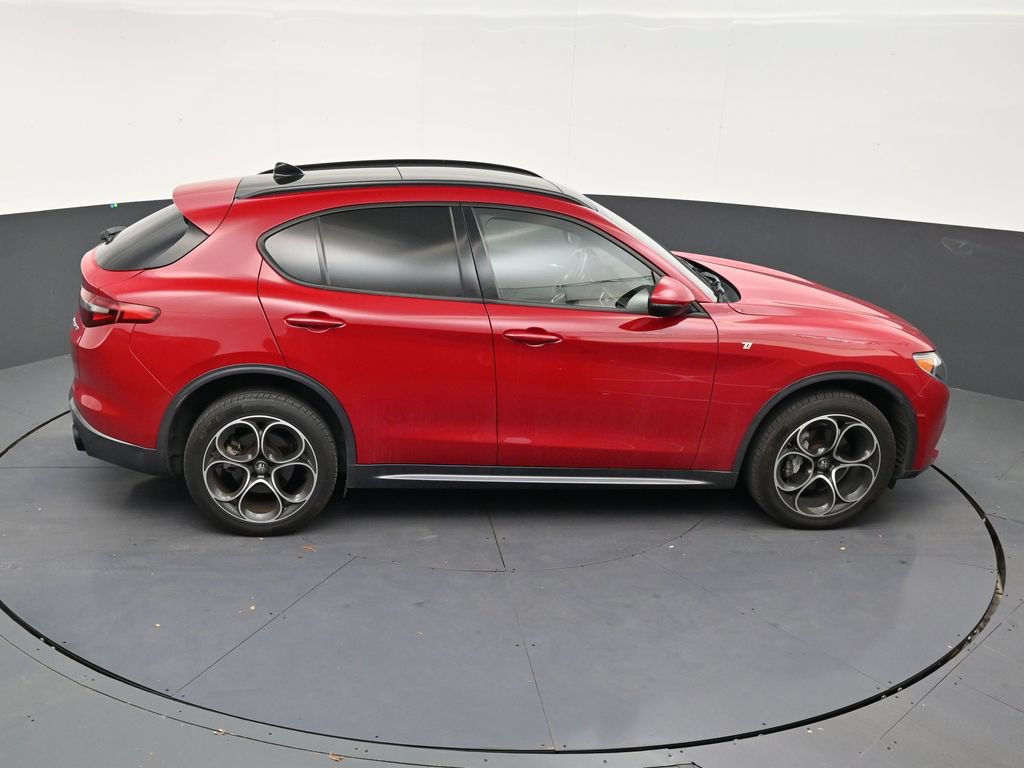 Used 2022 Alfa Romeo Stelvio Ti w/ Active Assist Plus Package AWD/4WD image 16