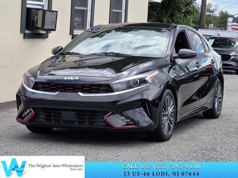 Used 2023 Kia Forte GT-Line w/ GT-Line Technology Package FWD image 3