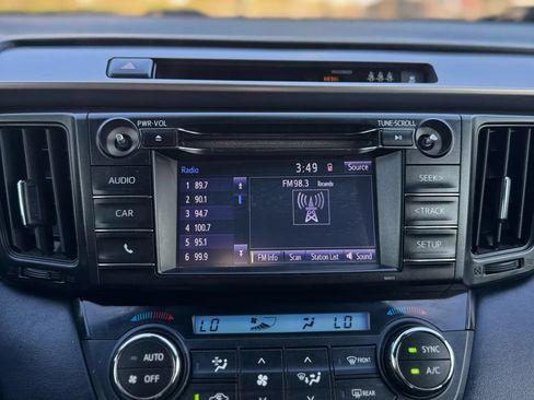 Used 2018 Toyota RAV4 XLE w/ Carpet Mat Package FWD image 52
