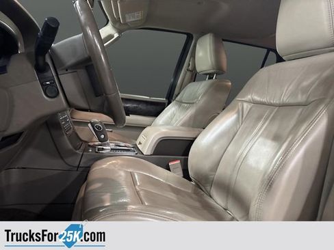Used 2015 Lincoln Navigator 4WD image 4