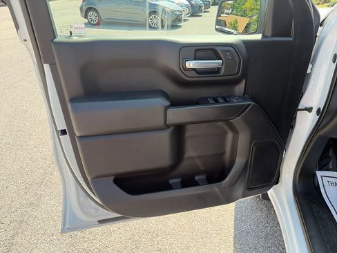 Used 2021 GMC Sierra 1500 4x4 Double Cab w/ Convenience Package image 11