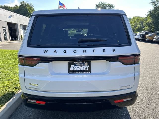 Used 2023 Jeep Wagoneer Series III w/ Premium Group I AWD/4WD image 27