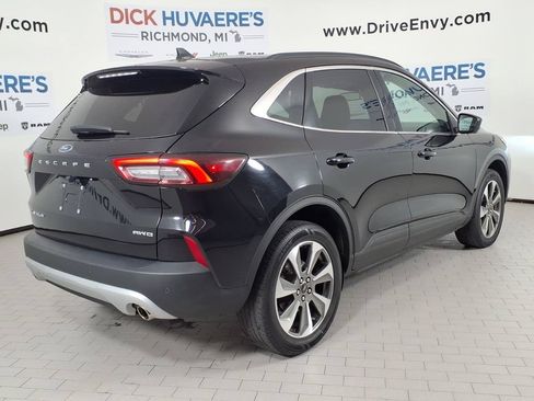 Used 2023 Ford Escape Platinum AWD/4WD image 4