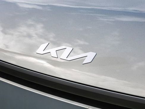 New 2024 Kia EV9 Wind AWD/4WD image 6