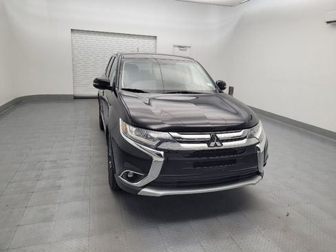 Used 2016 Mitsubishi Outlander SE AWD/4WD image 14