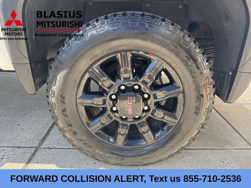 Used 2025 GMC Sierra 2500 AT4 AWD/4WD image 18