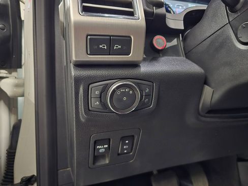 Used 2018 Ford F150 Platinum w/ FX4 Off-Road Package image 34