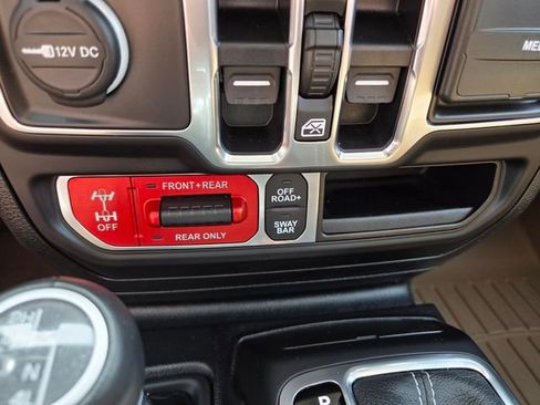 Certified 2020 Jeep Gladiator Rubicon AWD/4WD image 30