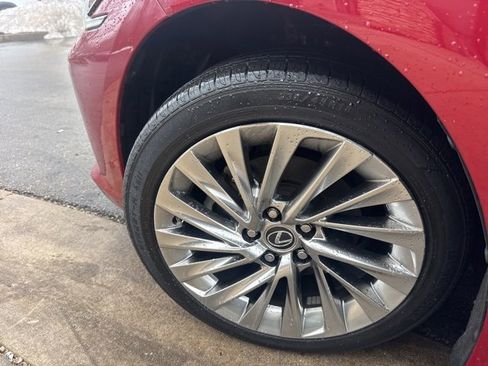 Used 2022 Lexus ES 300h w/ Luxury Package image 11