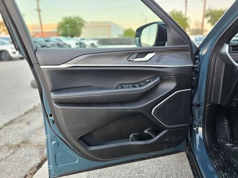 New 2026 Jeep Grand Cherokee L Limited image 18