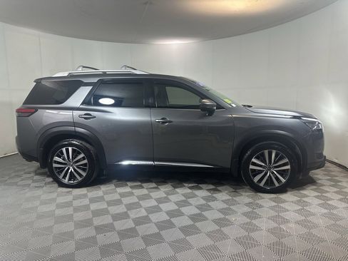 Used 2022 Nissan Pathfinder Platinum w/ Cargo Package image 7