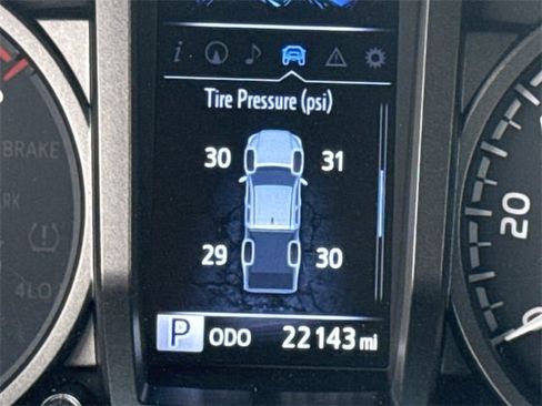 Used 2021 Toyota Tacoma TRD Off-Road w/ TRD Premium Off Road Package image 17