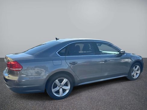 Used 2015 Volkswagen Passat 1.8T Limited Edition image 4
