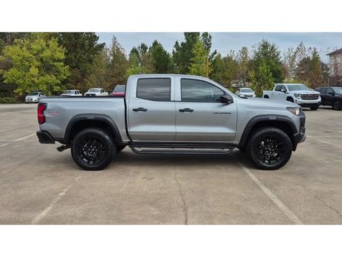 Used 2024 Chevrolet Colorado Trail Boss w/ LPO, Dark Essentials Package image 9