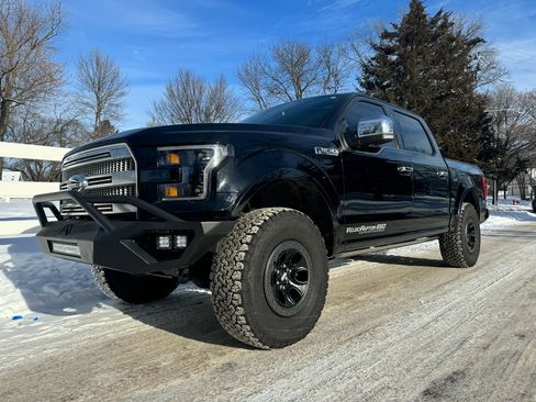 Used 2016 Ford F150 Platinum w/ Equipment Group 701A Luxury image 6