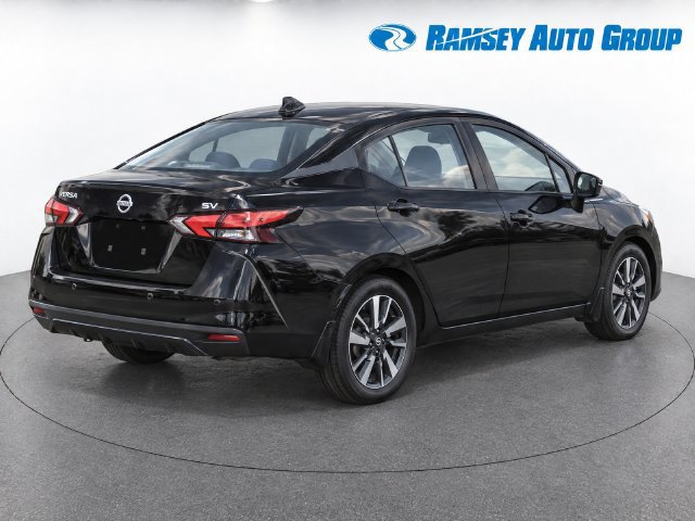 Used 2020 Nissan Versa SV FWD image 4
