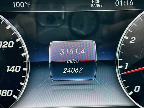 Used 2024 Mercedes-Benz G 550 image 12