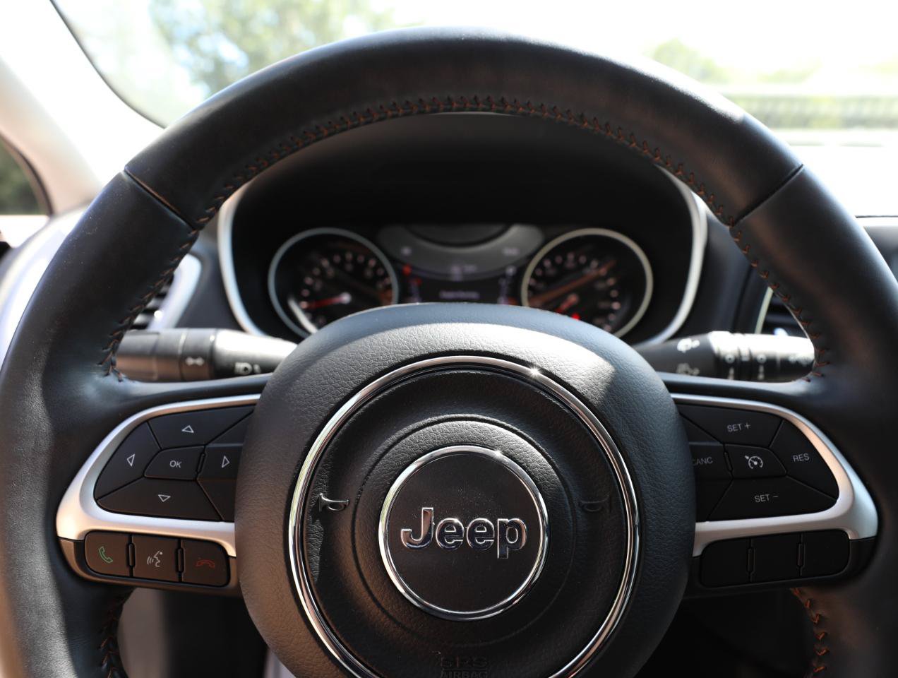 Used 2018 Jeep Compass Latitude w/ Popular Equipment Group FWD image 22