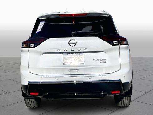 New 2026 Nissan Rogue Platinum image 4
