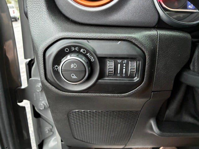 Used 2020 Jeep Gladiator Mojave AWD/4WD image 25