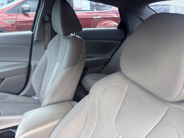 Used 2023 Hyundai Elantra SEL w/ Convenience Package FWD image 8