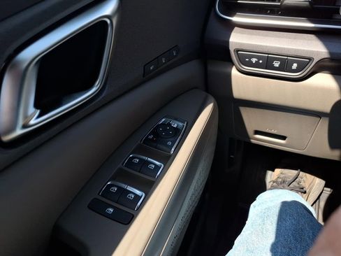 New 2026 Kia Carnival EX image 16