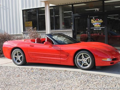 Used 2004 Chevrolet Corvette Convertible w/ Preferred Equipment Group image 10