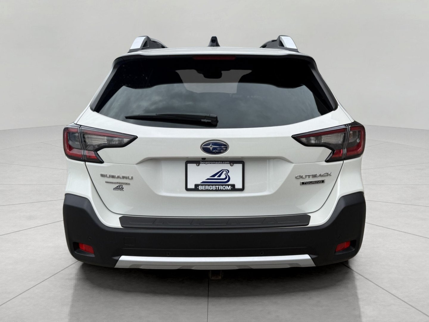 Used 2023 Subaru Outback Touring AWD/4WD image 11