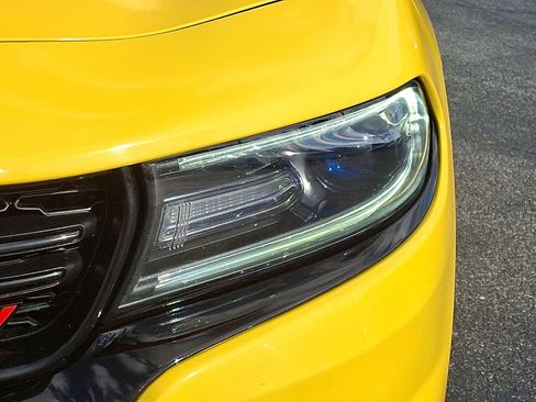 Used 2017 Dodge Charger SXT w/ Blacktop Package image 9