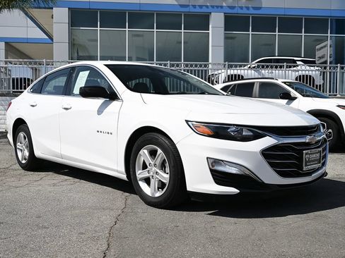 Used 2023 Chevrolet Malibu LS FWD image 1