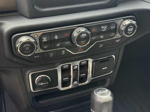 Used 2019 Jeep Wrangler Unlimited Sport S AWD/4WD image 22